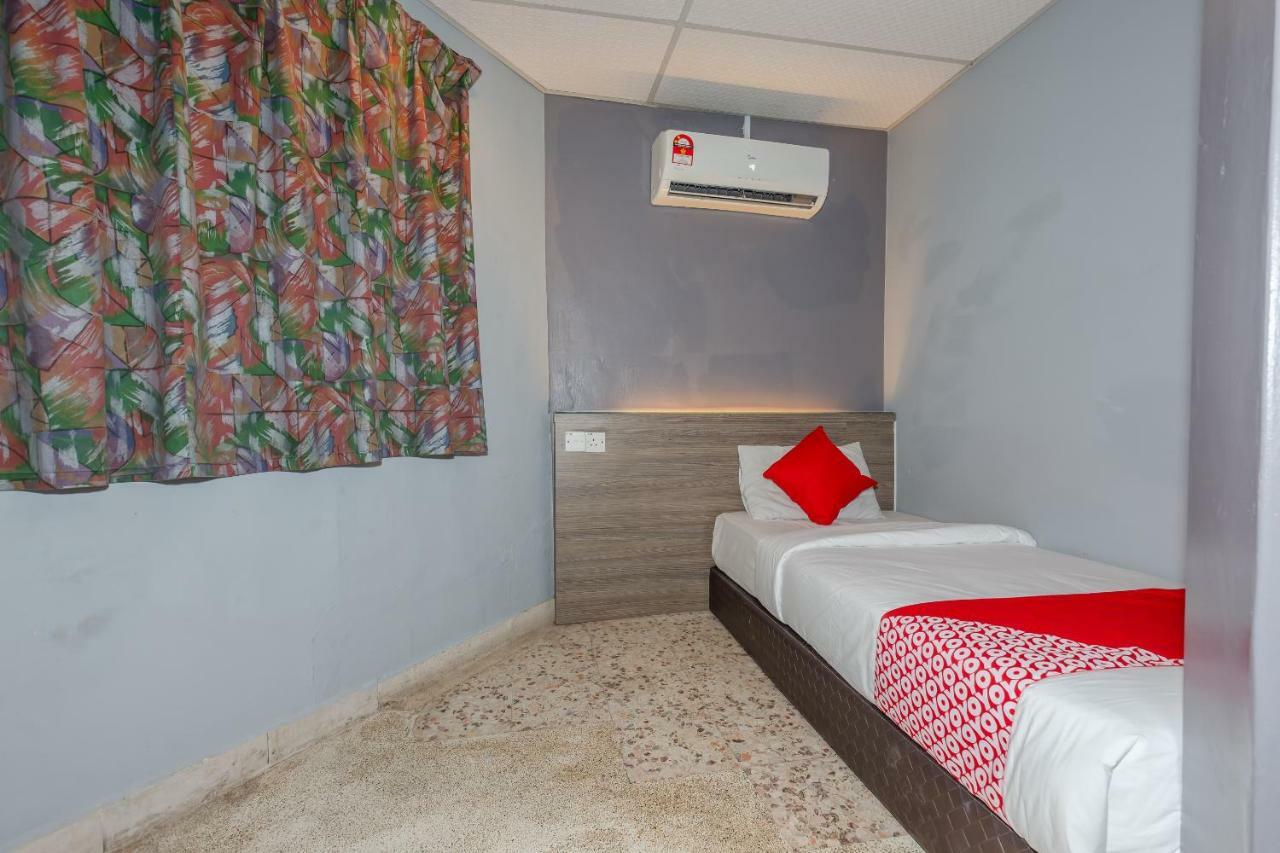 Oyo 1088 Yellow Mansion Banda Kaba Hotel Malacca Kültér fotó